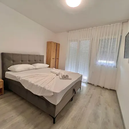 Nur Motel *